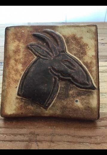 Plaquette v Armogrès LCPD aardewerk / keramiek tegeltje hert beschikbaar voor biedingen