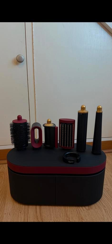 Dyson Airwrap accessoires + DOOS ( OOK LOS TE KOOP!!), Sieraden, Tassen en Uiterlijk, Uiterlijk | Haarverzorging, Zo goed als nieuw