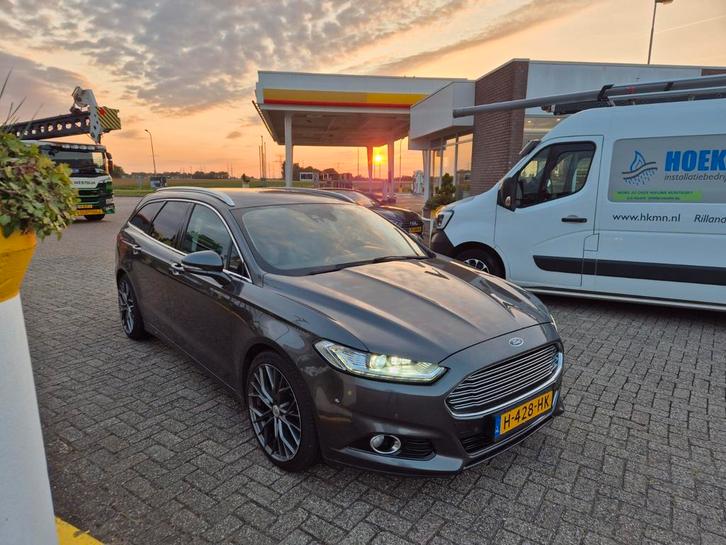 Ford Mondeo 1.6 Tdci Econetic 85KW Wagon 2015 Grijs, Auto's, Ford, Bedrijf, Mondeo, ABS, Achteruitrijcamera, Adaptieve lichten