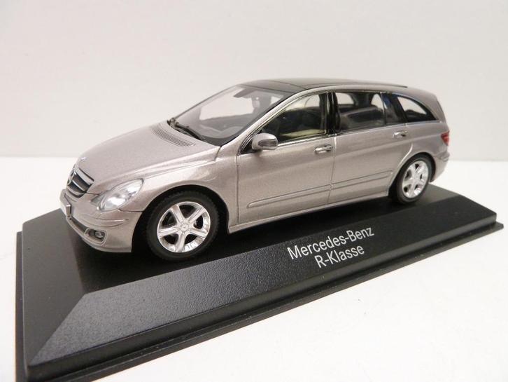 Mercedes R-Class   ' Minichamps '', Hobby en Vrije tijd, Modelauto's | 1:43, Zo goed als nieuw, Auto, MiniChamps, Ophalen of Verzenden