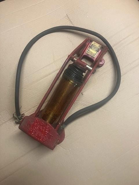 Engelse Foot Pump Kismet Master, Antiek en Kunst, Antiek | Gereedschap en Instrumenten, Ophalen of Verzenden