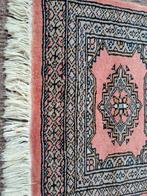 Vintage tapijt tafelloper roze., Huis en Inrichting, Stoffering | Tapijten en Kleden, Minder dan 50 cm, Ophalen of Verzenden, Zo goed als nieuw