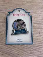 25 jaar villa volta pin, Verzamelen, Ophalen, Zo goed als nieuw, Button of Speldje