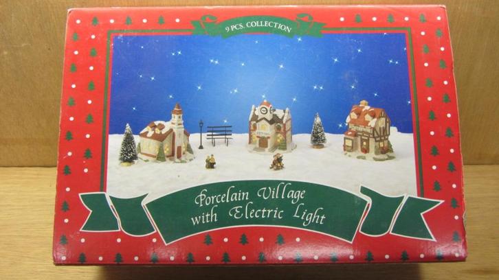 Mooi kerstdorp - porceleine set met verlichting - zeer leuk, Diversen, Kerst, Gebruikt, Ophalen of Verzenden