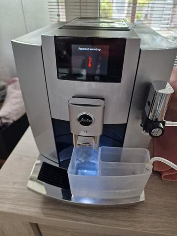 Jura E8 Moonlight Silver (EB)

 beschikbaar voor biedingen