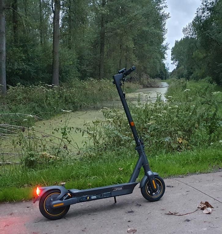 Ninebot Segway MAX G2, Fietsen en Brommers, Steps, Zo goed als nieuw, Elektrische step (E-scooter), Ophalen