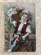 Jongetje met mandje bloemen (XX), Ophalen of Verzenden, Voor 1920, Ongelopen, Kinderen