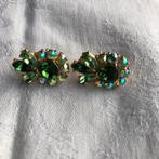 Trifari vintage smaragdgroene oorbellen, Ophalen of Verzenden, Overige materialen, Oorbellen