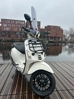 Full option vespa sprint 7-2018 I-get snor wit E4, Fietsen en Brommers, Ophalen, Overige modellen, Zo goed als nieuw, Benzine