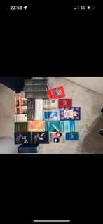 Een doos met verschillende woorden boeken, Boeken, Ophalen, Zo goed als nieuw