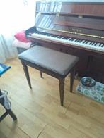 Hele mooie en goede yamaha piano, Muziek en Instrumenten, Piano's, Bruin, Ophalen of Verzenden, Zo goed als nieuw, Piano