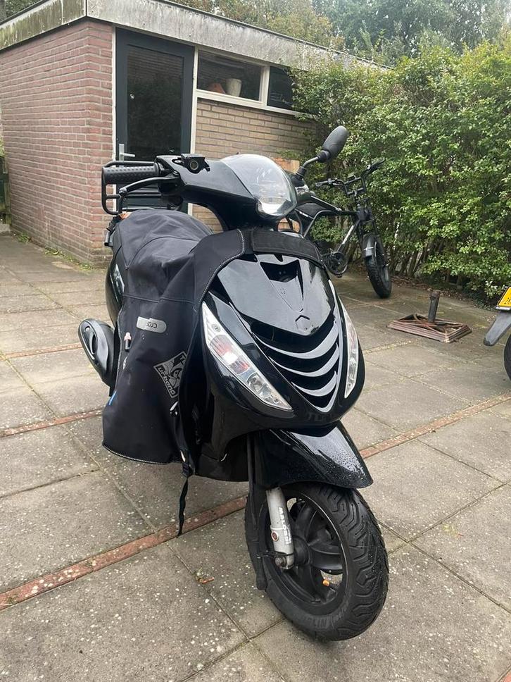 Zip 80cc Malossi Vers, Fietsen en Brommers, Scooters | Piaggio, Zo goed als nieuw, Zip, Benzine, Ophalen