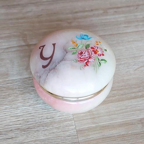 beige rond stenen potje met deksel met letter Y of IJ, Antiek en Kunst, Curiosa en Brocante, Ophalen of Verzenden
