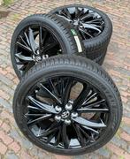 NIEUWE orig. 17” Toyota Yaris velgen + TPMS + winterbanden, Banden en Velgen, Nieuw, 17 inch, 205 mm