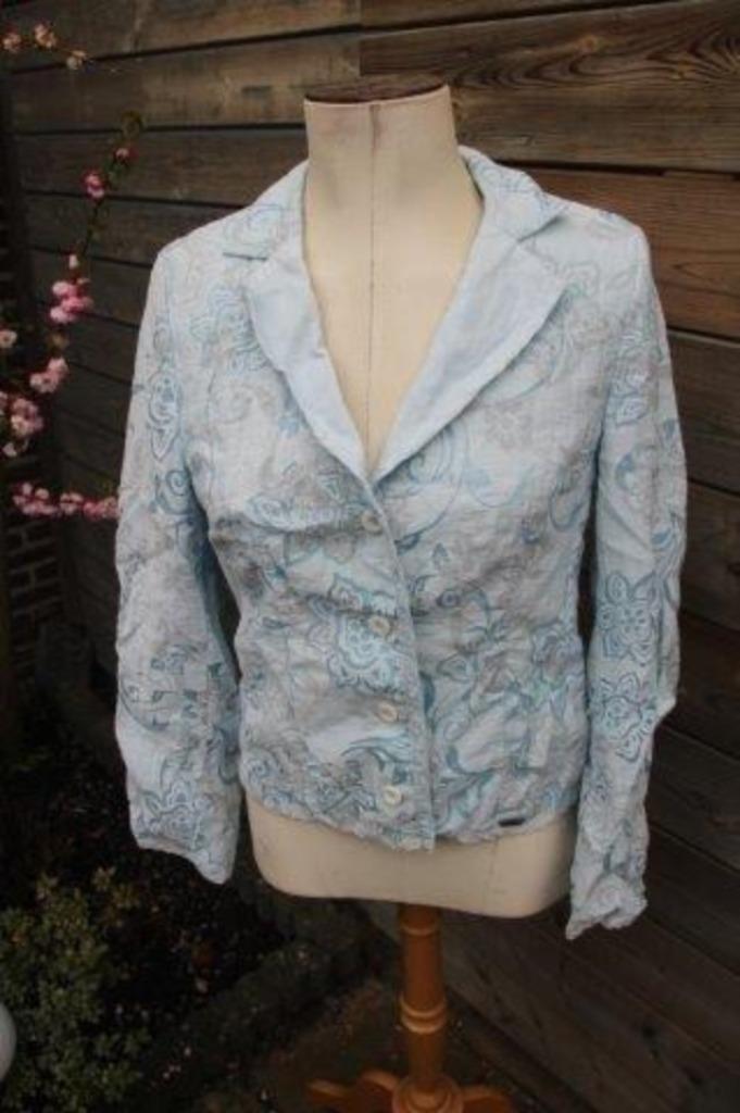 Jasje licht blauw Giesswein mt L Vaste prijs AANBIEDING, Kleding | Dames, Jasjes, Kostuums en Pakken, Zo goed als nieuw, Jasje