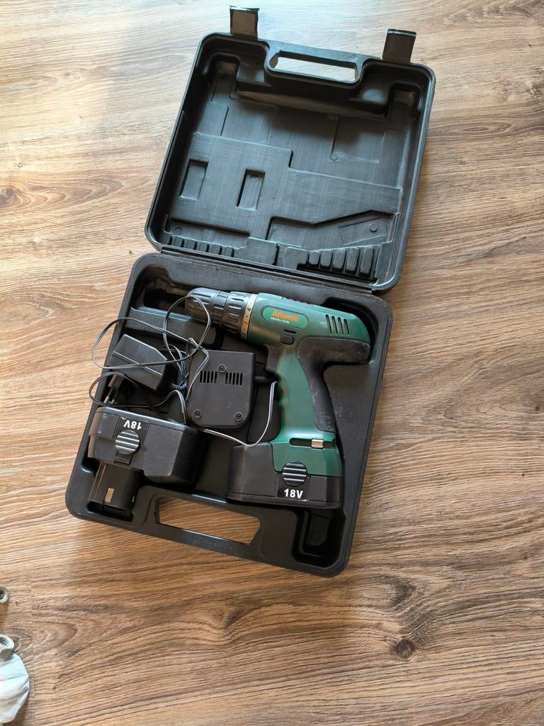 Accuboormachine Atlantic 18V - Inclusief Koffer, Doe-het-zelf en Verbouw, Gereedschap | Boormachines, Gebruikt, Variabele snelheid