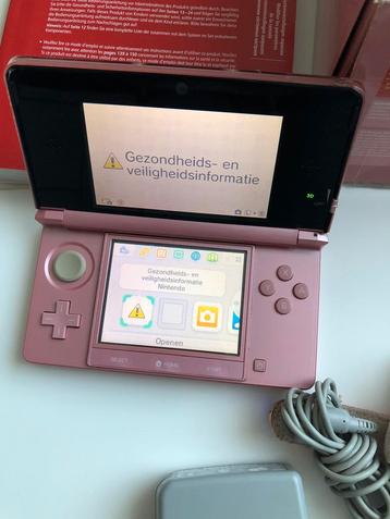 Nintendo 3DS met toebehoren  beschikbaar voor biedingen