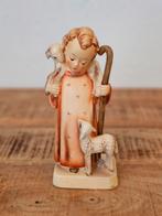 Goebel Hummel Meisje met Schapen #42/0 - Nieuwstaat, Ophalen of Verzenden, Nieuw, Overige materialen, Mensenbeeld