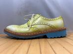 Van Gils, maat 42, gele veterschoenen met blauwe zolen., Kleding | Heren, Schoenen, Overige kleuren, Verzenden, Van Gils, Zo goed als nieuw