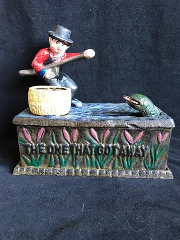 Spaarpot  Visser /Vis  beschikbaar voor biedingen