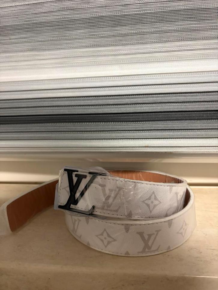 Louis Vuitton riem Wit, Kleding | Heren, Heren-kledingpakketten, Zo goed als nieuw, Ophalen of Verzenden
