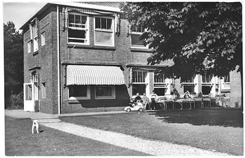958235	s Gravenhage	1957 gel in 60 Ziekenhuis 	Gelopen met p beschikbaar voor biedingen