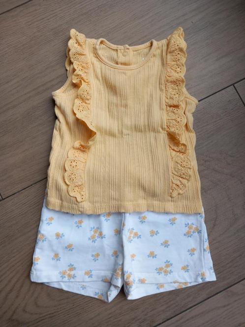 K269 Setje geel/wit C&A maat 74, Kinderen en Baby's, Babykleding | Maat 74, Gebruikt, Meisje, Ophalen of Verzenden
