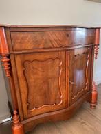 Antieke notenhouten kast, Ophalen, Gebruikt