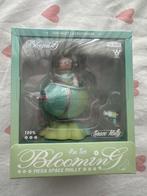Popmart/Pop Mart Space Molly Blooming 100% Hoa Sen Vietnam, Verzamelen, Poppetjes en Figuurtjes, Ophalen of Verzenden, Nieuw