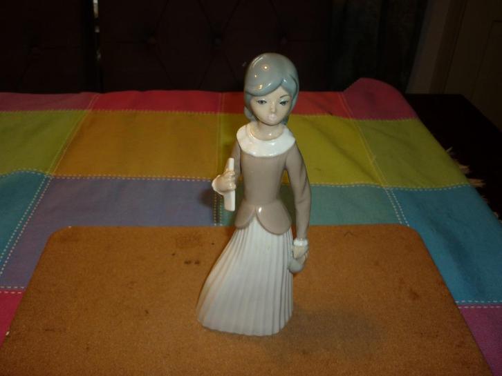 Vintage beeldje uit de jaren '60 in zeer mooie staat, Verzamelen, Beelden en Beeldjes, Zo goed als nieuw, Mens, Ophalen of Verzenden