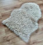 Vachtje kunststof ecru, Ophalen of Verzenden, Zo goed als nieuw