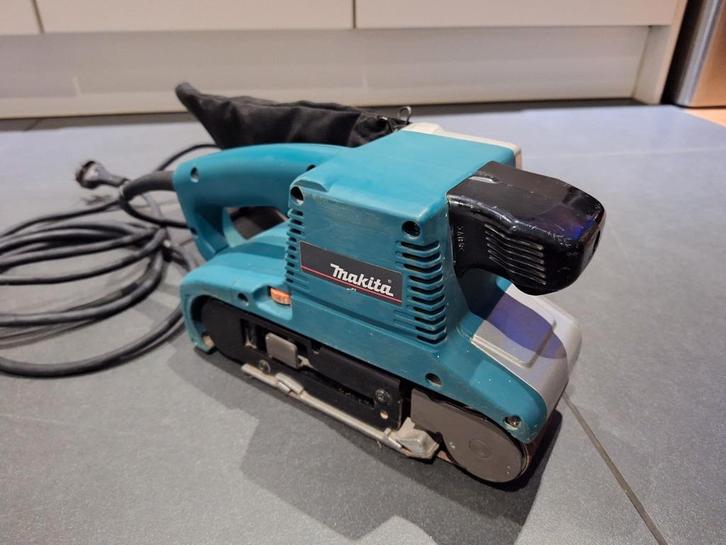 Makita 9903 bandschuurmachine 1010 Watt, Doe-het-zelf en Verbouw, Gereedschap | Schuurmachines, Gebruikt, Bandschuurmachine, 600 tot 1200 watt