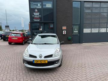Renault Clio 1.2 16V 55KW 3-DRS E4 2007 Grijs airco beschikbaar voor biedingen