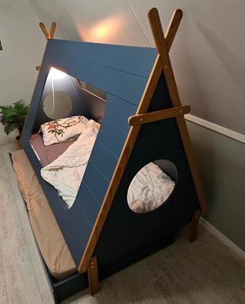 Tentbed. Kinderbed, met bedlade. beschikbaar voor biedingen