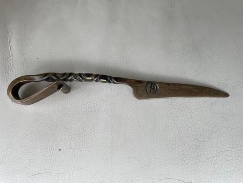 Antieke bronzen handgemaakte brievenopener, Antiek en Kunst, Antiek | Koper en Brons, Brons, Ophalen of Verzenden