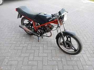 Goed lopende honda mb8 met goed frame nummer beschikbaar voor biedingen
