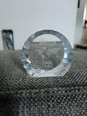 Swarovski presse papier millenium beschikbaar voor biedingen