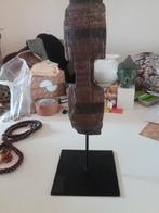 Oude houten sculptuur op metalen voet nepal, Antiek en Kunst, Kunst | Niet-Westerse kunst, Ophalen of Verzenden
