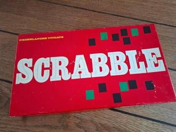 scrabble  spel bordspel hout beschikbaar voor biedingen