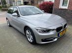 BMW 3-Serie  1.6 316I Touring AUT 2014 Grijs, Auto's, Origineel Nederlands, Te koop, Zilver of Grijs, 5 stoelen