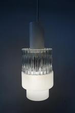 Vintage hanglamp helder relief mat glas bakeliet erich DDR, Huis en Inrichting, Lampen | Hanglampen, Gebruikt, Vintage, Ophalen of Verzenden