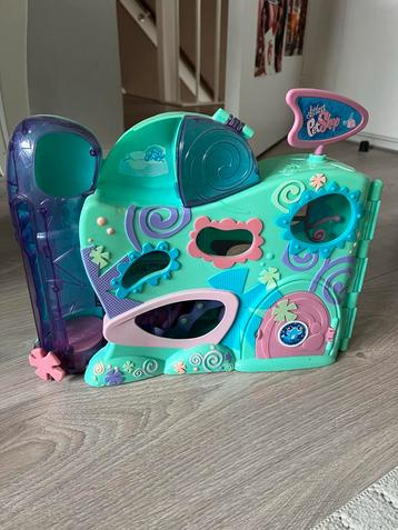 Littlest Pet Shop dierendagverblijf met accessoires beschikbaar voor biedingen