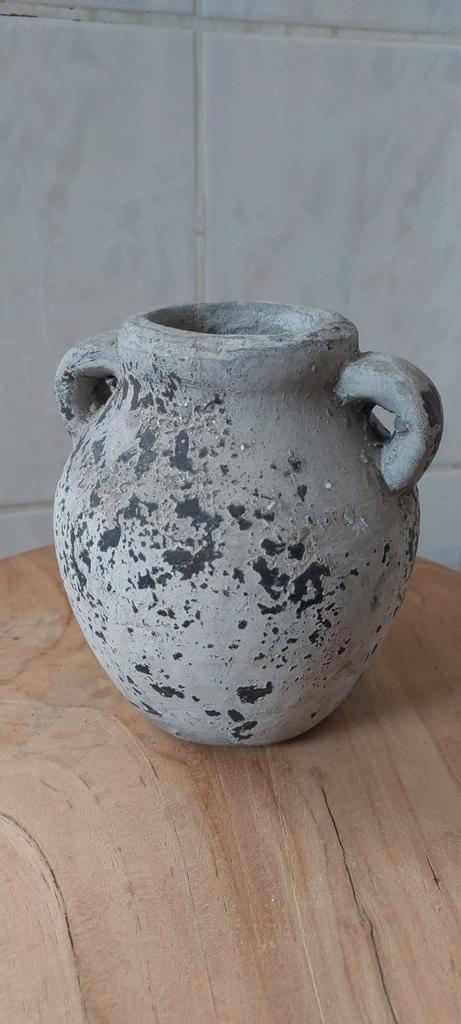 Stoere grijze kruik - landelijke decoratie, Huis en Inrichting, Woonaccessoires | Vazen, Zo goed als nieuw, Overige kleuren, Minder dan 50 cm