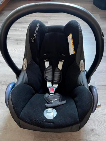 Maxi cosy beschikbaar voor biedingen