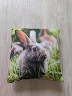 Kussen met konijnen afbeelding, Dieren en Toebehoren, Ophalen of Verzenden, Nieuw