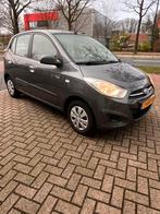 Hyundai I 10 1.0 5DR 2013 Grijs, Auto's, Hyundai, Origineel Nederlands, Te koop, Zilver of Grijs, 5 stoelen