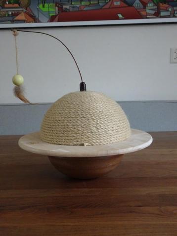 Design by Lotte krabpaal bol voor katten beschikbaar voor biedingen