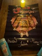K3 De 3 Biggetjes Poster Gesigneerd, Ophalen, Zo goed als nieuw, Sticker