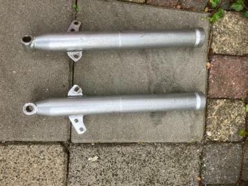 voorvork onderpoten met binnenbussen en keerringen beschikbaar voor biedingen