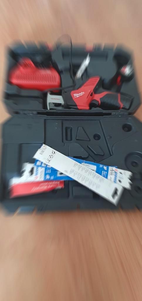 Elektrische zaag Milwawkee (Zo goed als Nieuw!), Doe-het-zelf en Verbouw, Gereedschap | Handgereedschap, Zo goed als nieuw, Ophalen of Verzenden